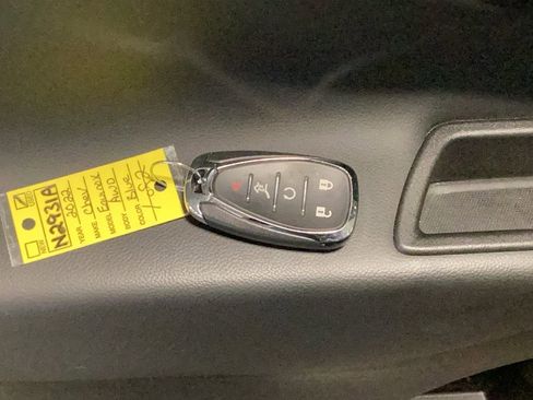 Used 2022 Chevrolet Equinox LT AWD/4WD image 11