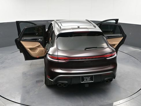 Certified 2026 Porsche Macan image 33