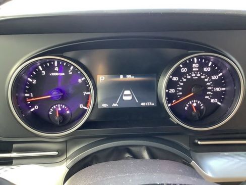 Used 2024 Kia Carnival LX image 31