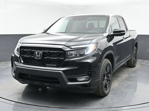 Used 2025 Honda Ridgeline Black Edition image 5