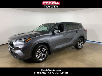 Used 2024 Toyota Highlander XLE AWD/4WD video 1