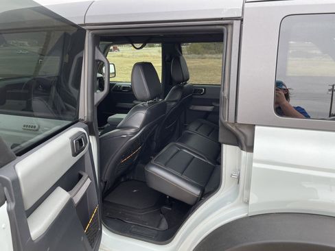 Used 2022 Ford Bronco Badlands image 25