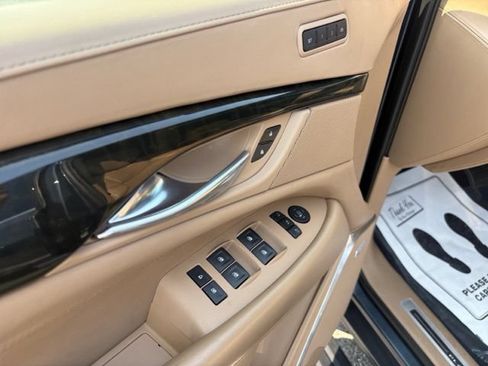 Used 2019 Cadillac Escalade Platinum AWD/4WD image 29