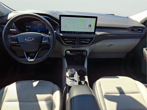 Used 2023 Ford Escape Platinum AWD/4WD image 16