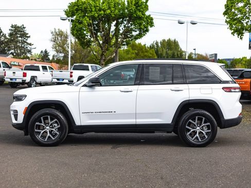 Used 2024 Jeep Grand Cherokee Limited AWD/4WD image 13
