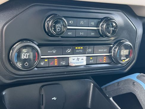 Used 2023 Ford Bronco Wildtrak image 29