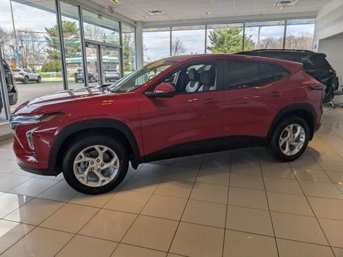 New 2026 Chevrolet Trax LS w/ LS Convenience Package image 4