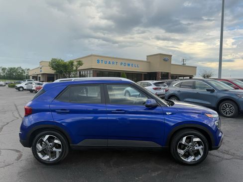 Used 2025 Hyundai Venue SEL FWD image 18