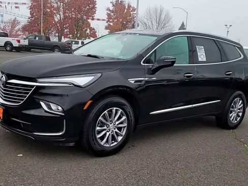 Used 2024 Buick Enclave Premium image 4