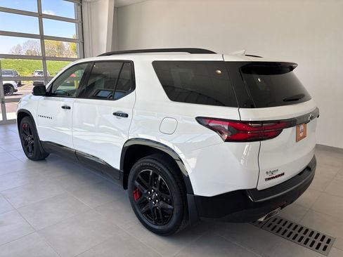 Used 2023 Chevrolet Traverse Premier w/ Redline Edition AWD/4WD image 2