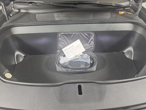 Used 2024 Rivian R1S Adventure Quad AWD/4WD image 14