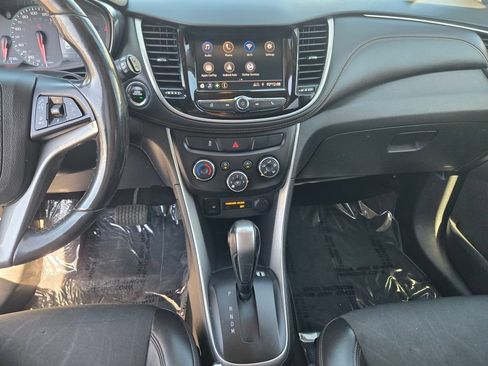 Used 2022 Chevrolet Trax LT w/ Driver Confidence Package AWD/4WD image 17