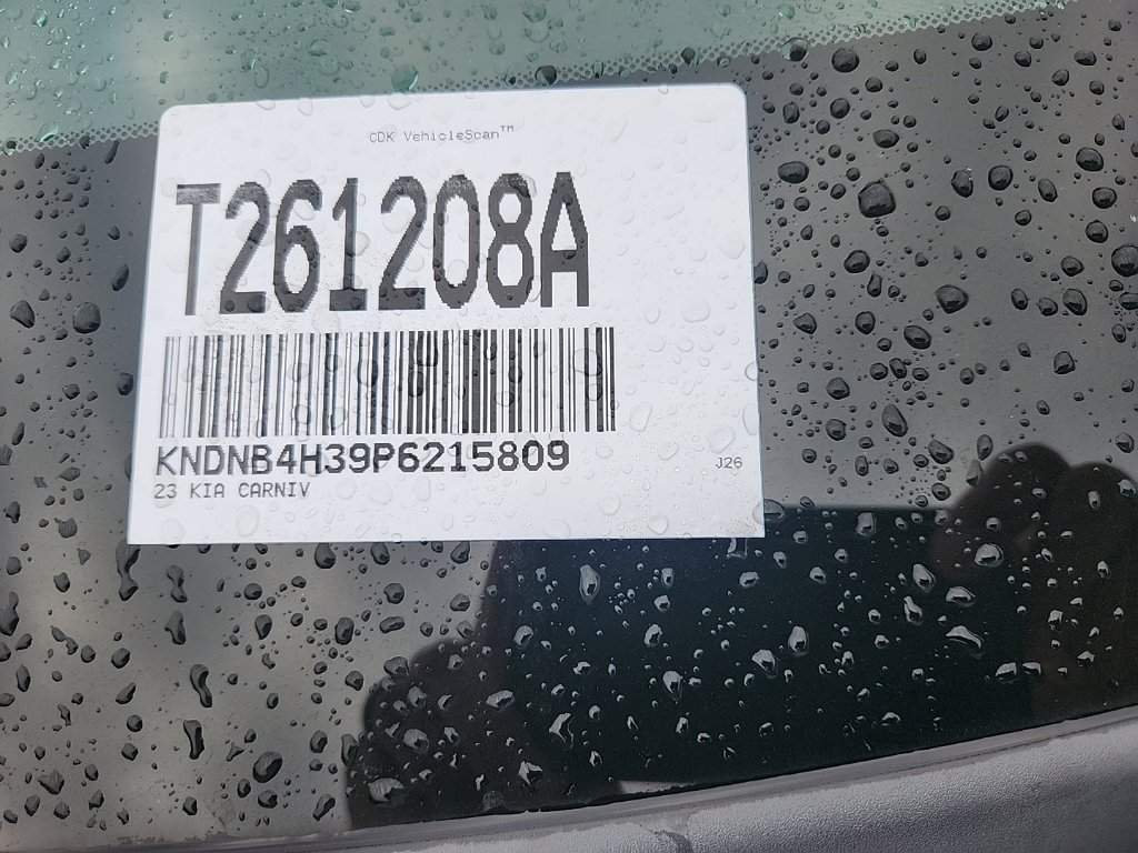 Certified 2023 Kia Carnival LX FWD image 5