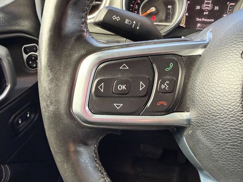 Used 2019 Jeep Wrangler Unlimited Sahara AWD/4WD image 32