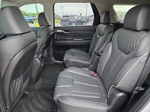 Used 2023 Hyundai Palisade Limited FWD image 11