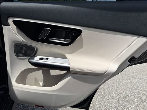 Used 2026 Mercedes-Benz GLC 300 image 32