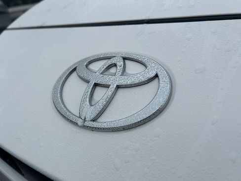 Used 2025 Toyota Camry SE image 31