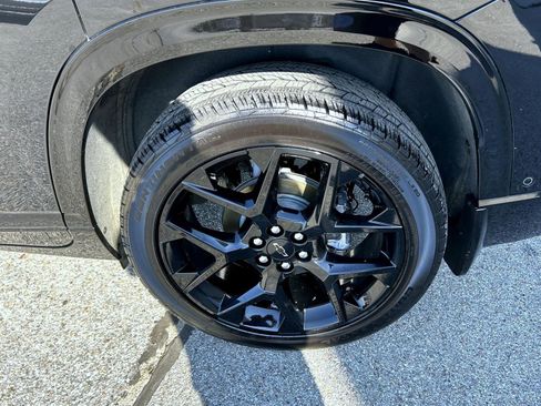 Used 2025 Chevrolet Traverse RS w/ LPO, Floor Liner Package image 24