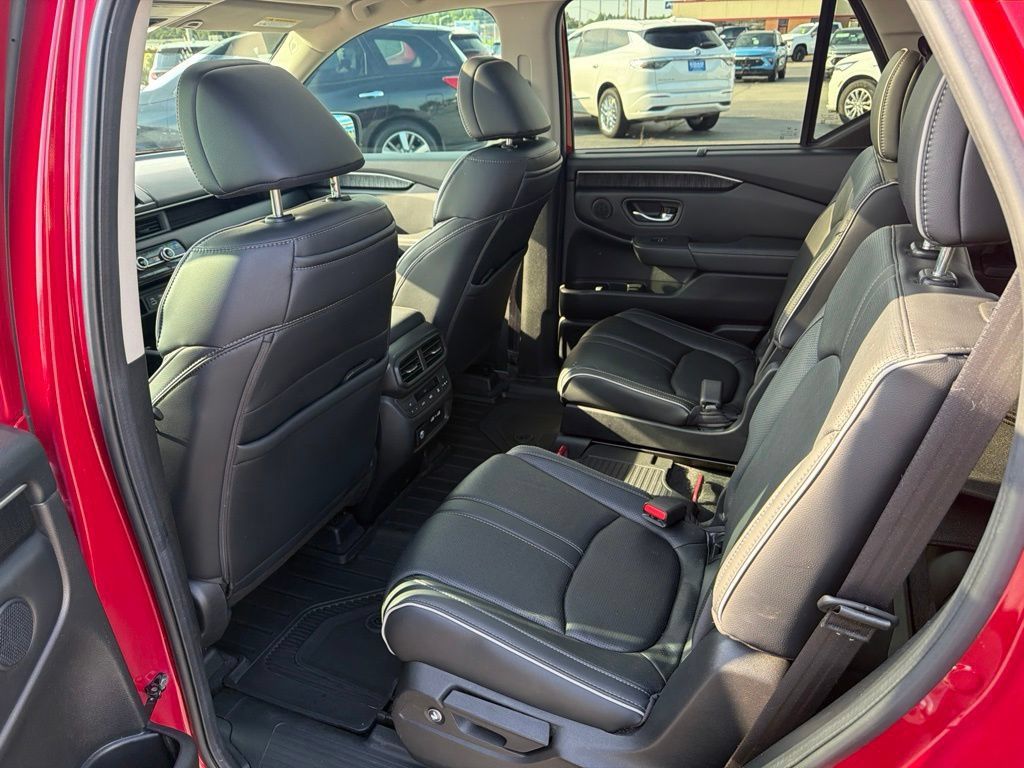Used 2023 Honda Pilot Elite image 17