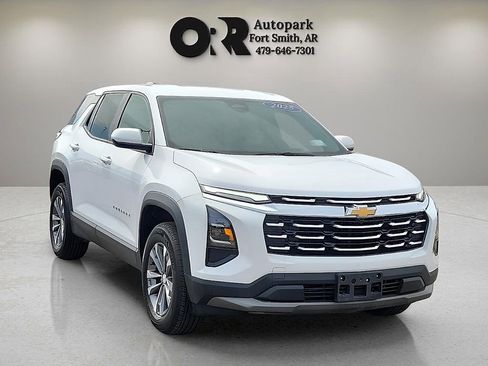 Used 2025 Chevrolet Equinox LT image 1