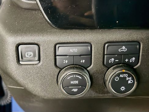 Used 2024 Chevrolet Silverado 1500 LT AWD/4WD image 17