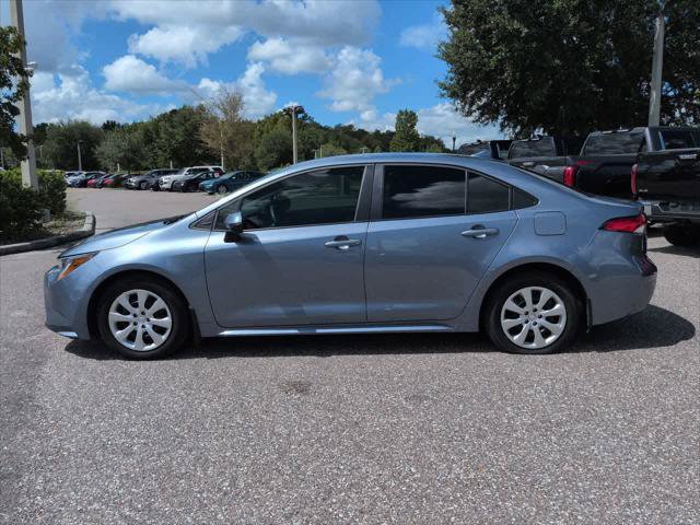 Certified 2025 Toyota Corolla LE FWD image 3
