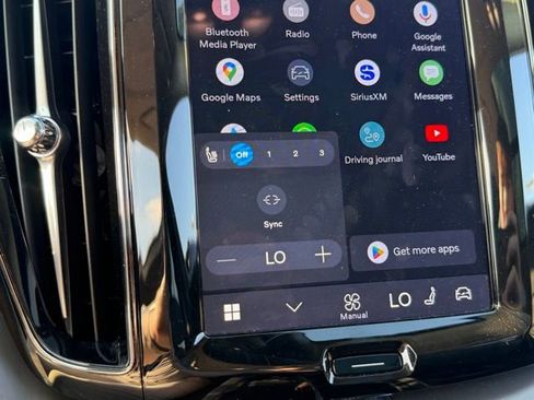 Used 2025 Volvo XC60 B5 Core image 9