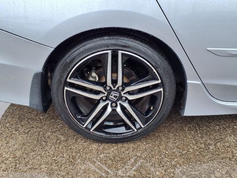 Used 2017 Honda Accord Sport image 26