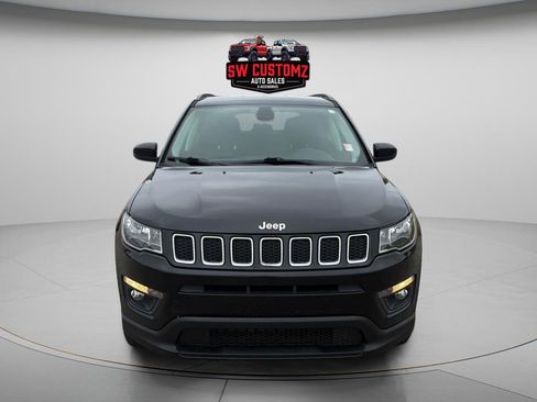 Used 2019 Jeep Compass Latitude AWD/4WD image 2