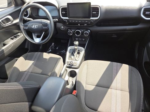 Used 2025 Hyundai Venue SEL FWD image 24