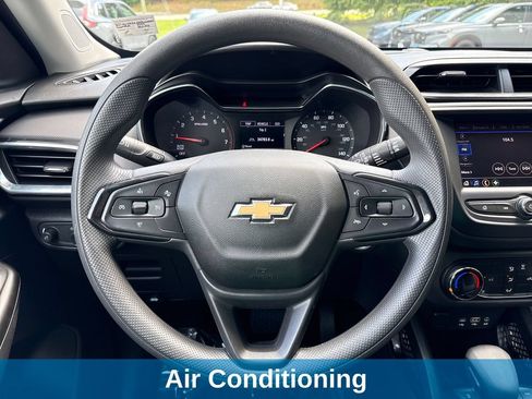 Used 2022 Chevrolet TrailBlazer LT AWD/4WD image 13