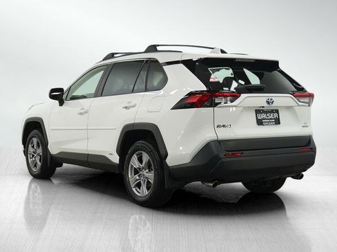Used 2022 Toyota RAV4 LE AWD/4WD image 3