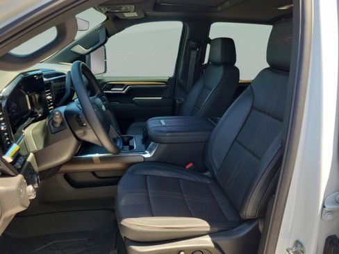 Used 2024 Chevrolet Silverado 2500 High Country w/ High Country Premium Package AWD/4WD image 19