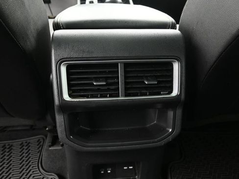 Used 2024 Volkswagen Atlas Cross Sport SE w/ Panoramic Sunroof Package AWD/4WD image 19