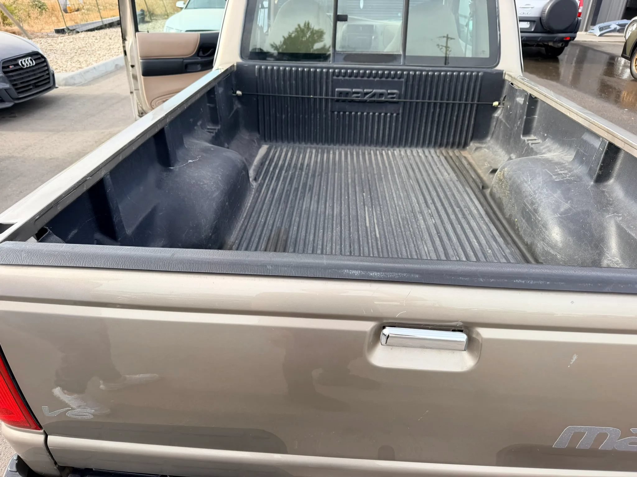 Used 2003 MAZDA B-Series Pickup 4x4 Cab Plus B4000 image 13