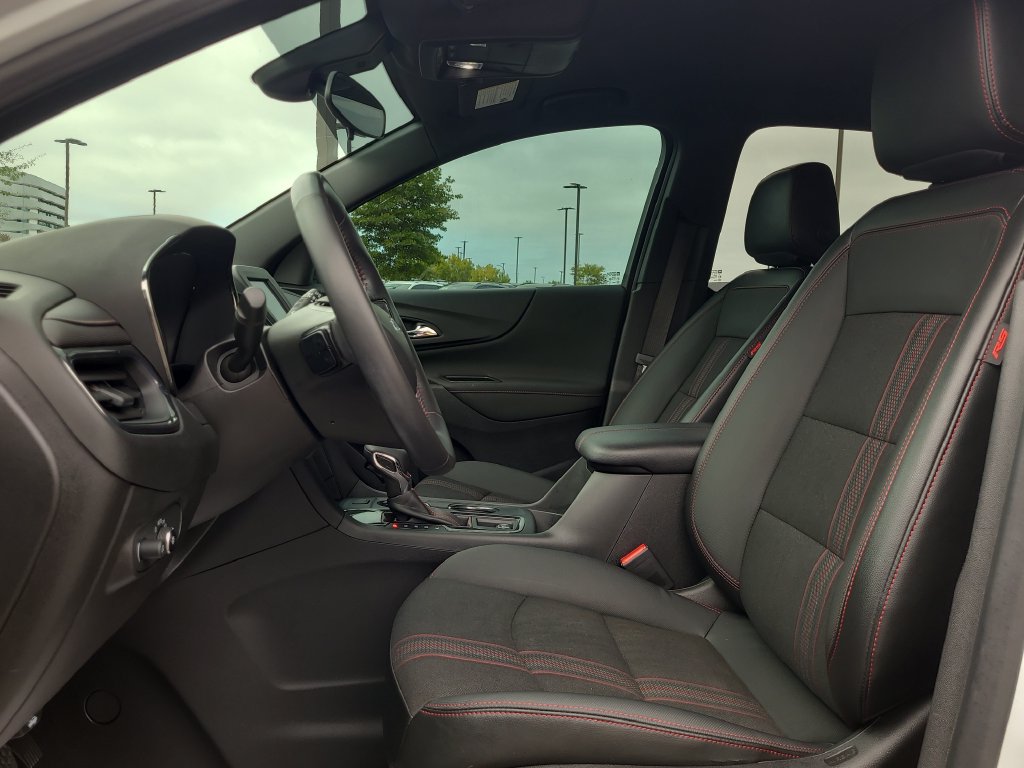 Used 2022 Chevrolet Equinox RS w/ LPO, Floor Liner Package FWD image 11