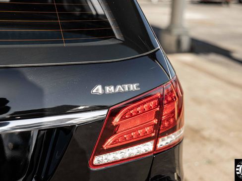 Used 2014 Mercedes-Benz E 350 4MATIC Wagon image 16
