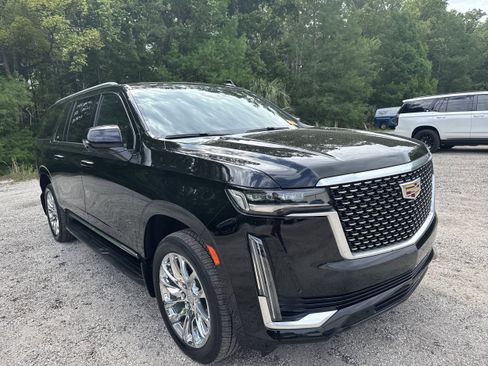 Used 2023 Cadillac Escalade ESV Premium Luxury AWD/4WD image 2