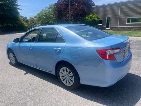 Used 2012 Toyota Camry LE FWD image 18