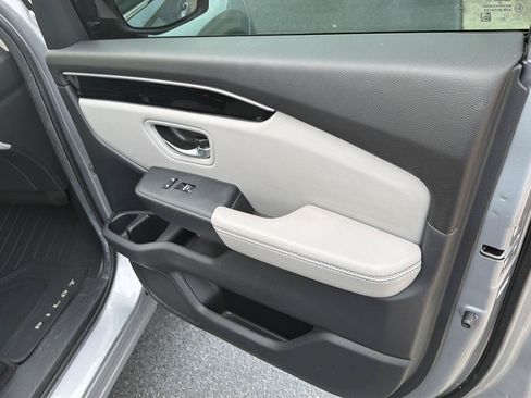 Used 2024 Honda Pilot EX-L image 15