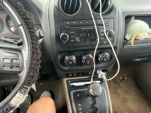 Used 2015 Jeep Patriot High Altitude AWD/4WD image 10