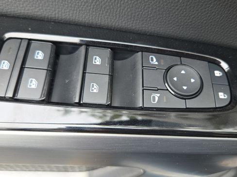 New 2026 Nissan Pathfinder SL FWD image 33
