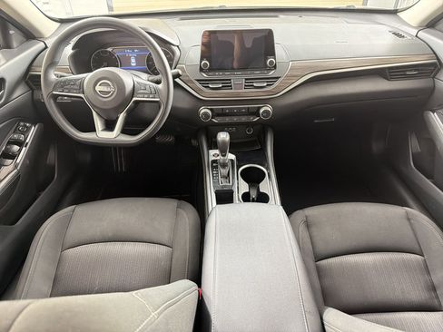 Used 2023 Nissan Altima 2.5 SV FWD image 16