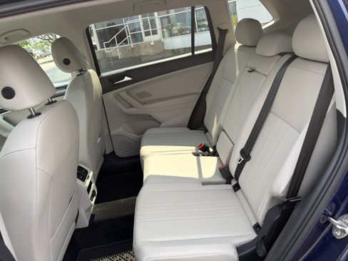 Used 2024 Volkswagen Tiguan SE AWD/4WD image 17