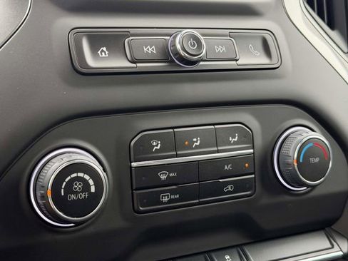 Used 2025 Chevrolet Silverado 1500 Custom AWD/4WD image 31