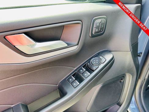 Used 2025 Ford Escape PHEV w/ PHEV Premium Package image 18