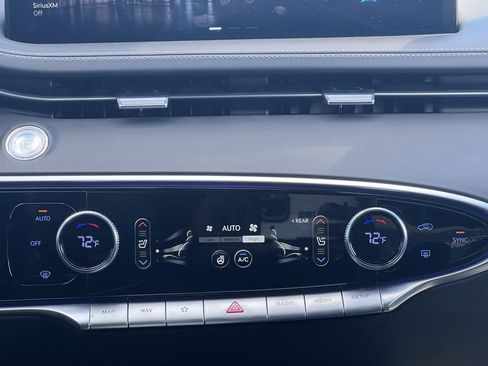 Used 2025 Genesis GV70 3.5T Sport w/ Sport Advanced Package image 15