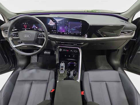 New 2025 Audi Q5 2.0T Premium image 9