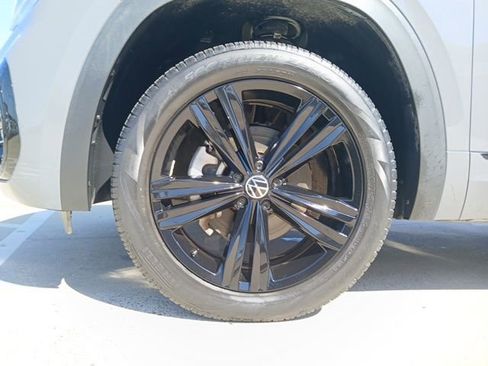 Used 2023 Volkswagen Atlas Cross Sport SEL R-Line image 5