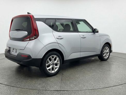 Used 2025 Kia Soul LX w/ LX Technology Package FWD image 9